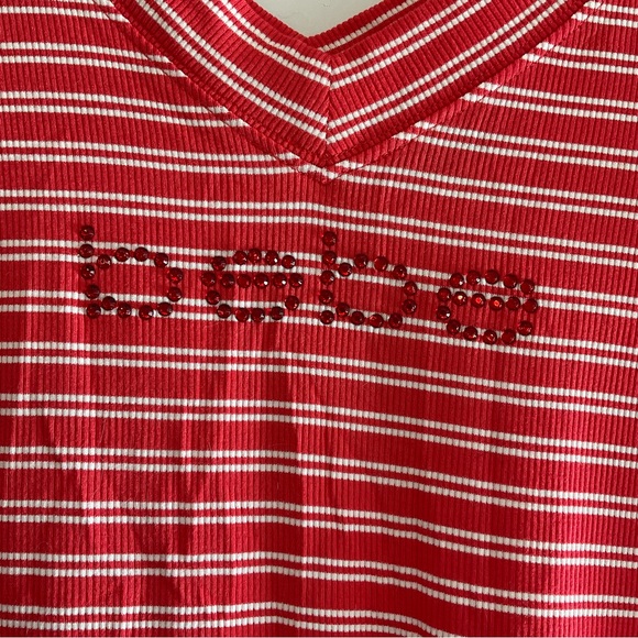 Red & White Striped Short Sleeve V-Neck bebe Tee (L) - Picture 2 of 5